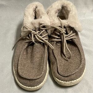 Hey Dude Women's Britt Fold Down Ankle Boot Shoe Faux Fur Lightweight Size 9